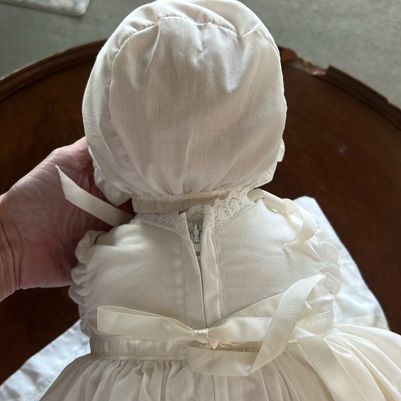 Vintage Porcelain Baby Doll in Christening Gown - Picture 9 of 9